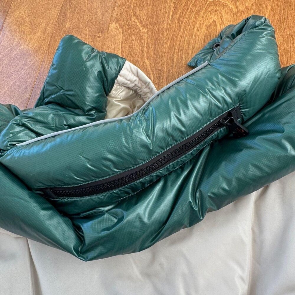 Moncler Colorblock Cropped - Picture 8 of 8